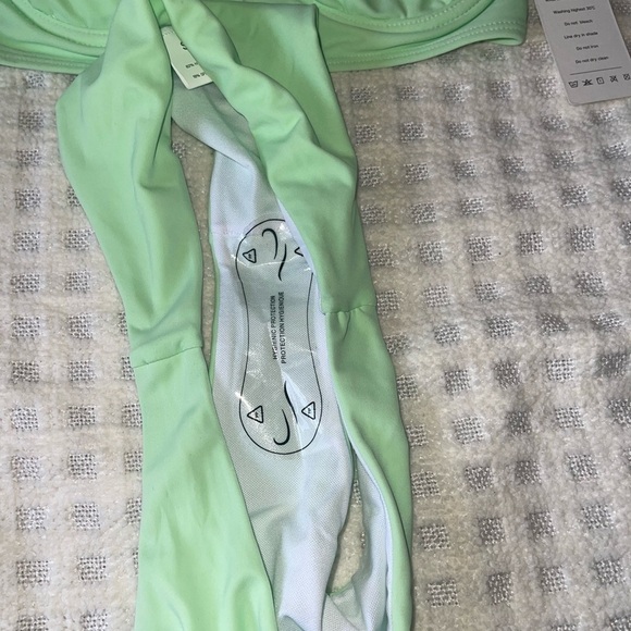 Pauver Lime Green Crisscross Two Pieces Swim Wear, Size Small - Picture 5 of 6